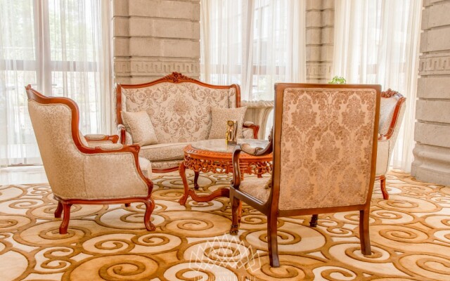 The Grand Palace Hotel
