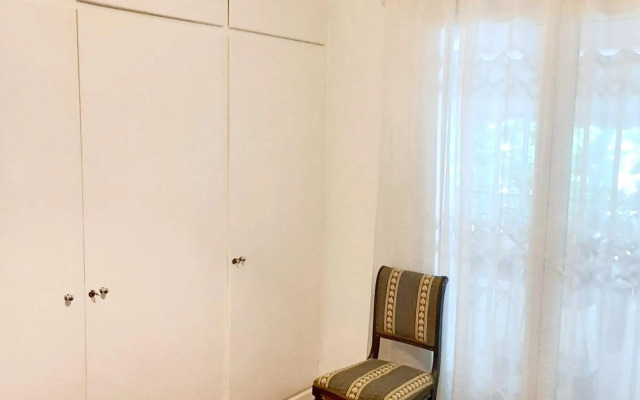 Large terrace apartment near city centre