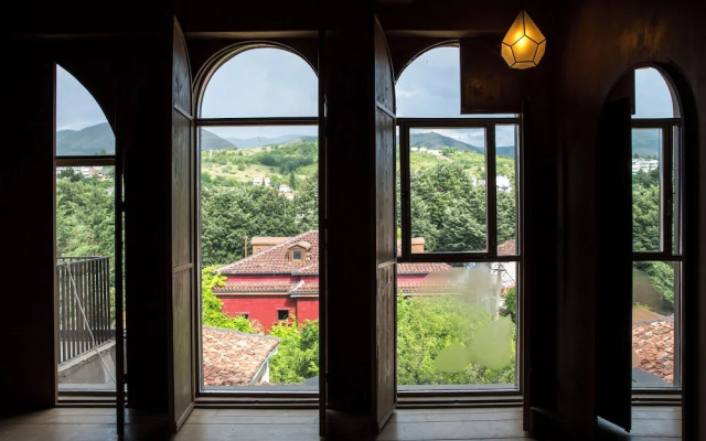 Life Gallery Hotel