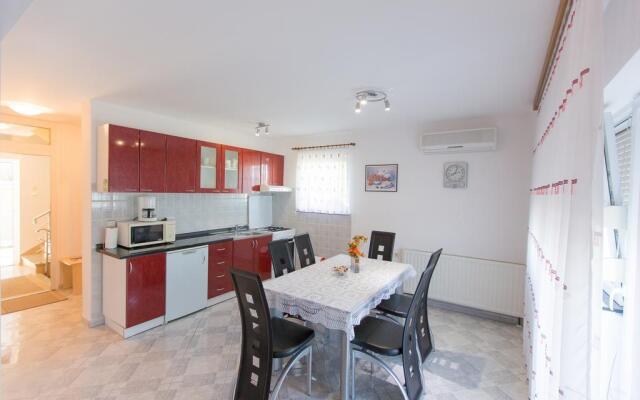 Apartments Miše