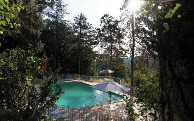 Stay at the Chateau- Studio 2P- With Pool and Park