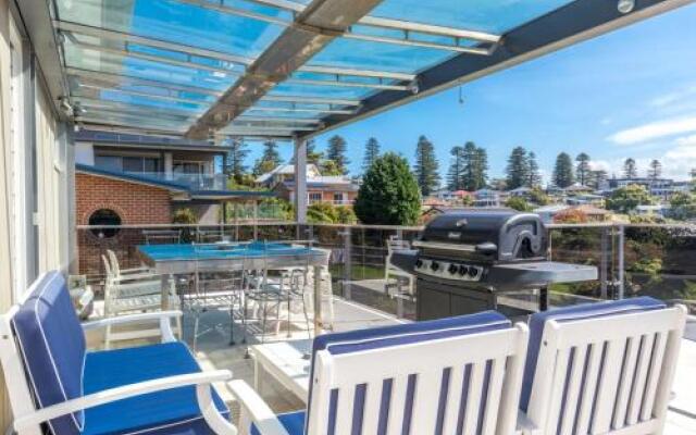 TASMAN DRIVE Gerringong 4pm check out Sundays