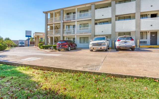Studio 6 Irving, TX – DFW North