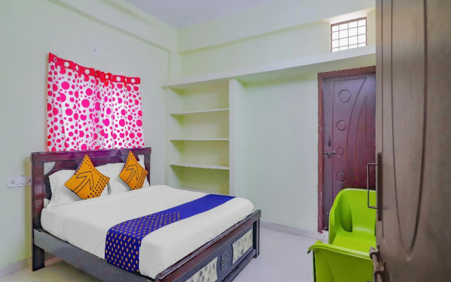 Oyo Flagship 76370 Sri Residency