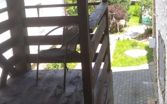 Садиба Янчар з Басейном