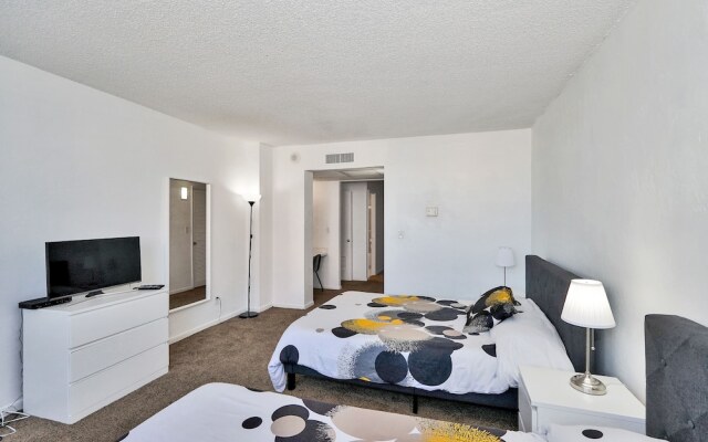 Destination Stays-Ocean View Condo Miami
