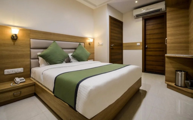 Hotel Fragrance By OYO Rooms