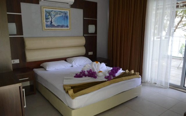 Pine Beach Boutique Hotel