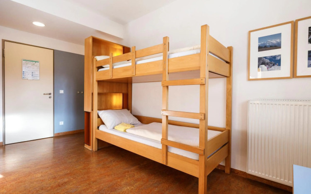 DJH Garmisch- Partenkirchen - Hostel