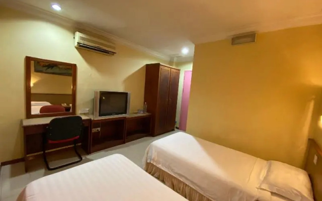 OYO 89958 Hotel Umimas