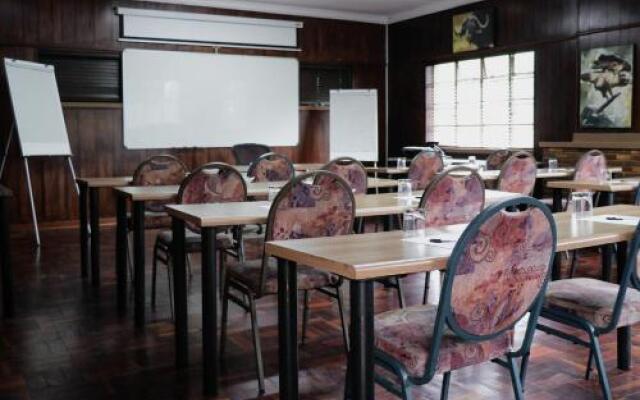 Eagles View Guest House and Business Centre