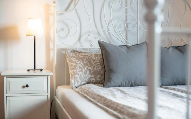 Old town studio and apartment