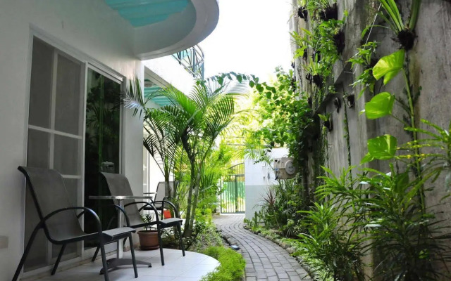 Roxon Apartments
