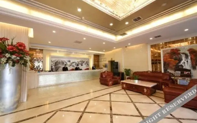 Vienna Hotel (Liuyang River Bridge Pedestrian Street)