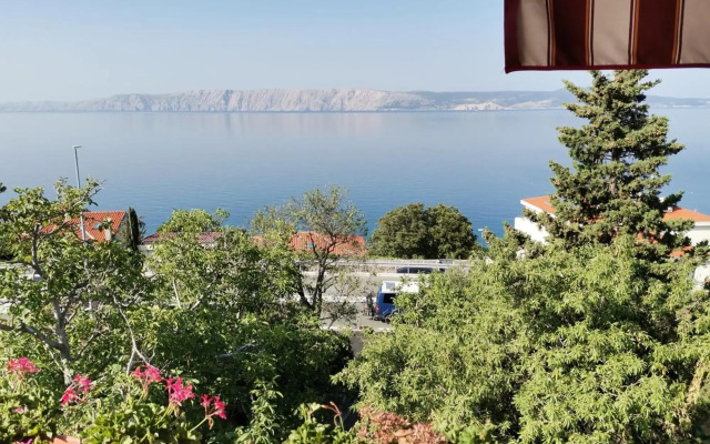 Lovely 2-bedroom apartment in Novi Vinodolski