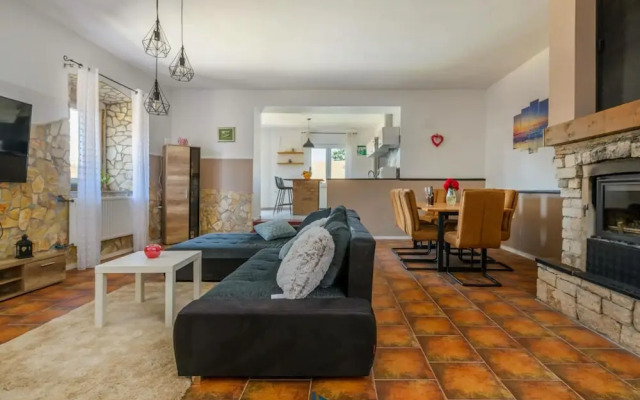 Boky Comfortable Holiday Residence