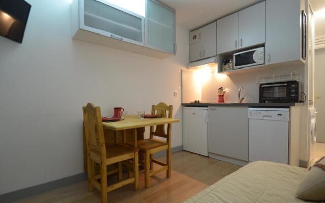 Appartement Les Menuires, 1 pièce, 2 personnes - FR-1-452-146