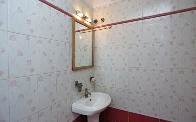 OYO 24860 Hotel Shiva International