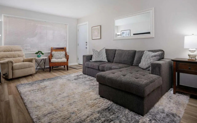 Walnut Bungalow East