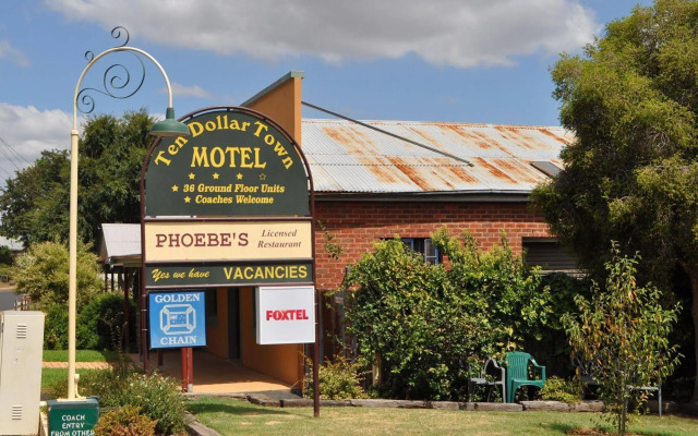 Ten Dollar Town Motel