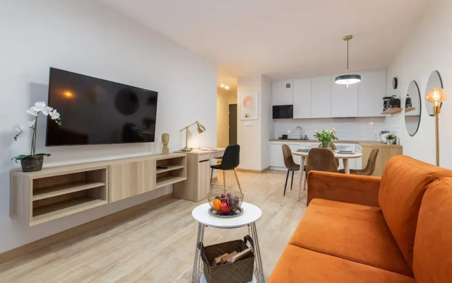 Spadochroniarzy 8b/13 by Renters