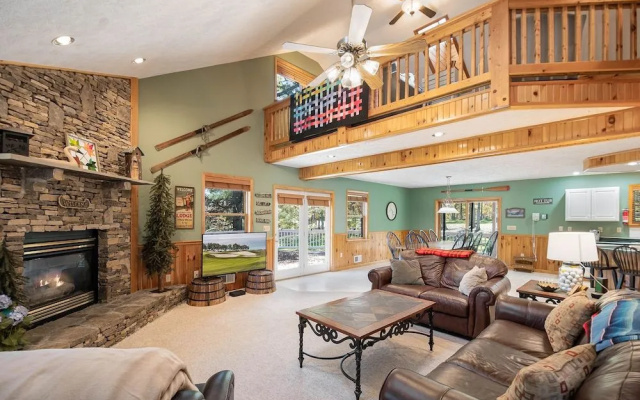 Fore Seasons Getaway by Taylor Made Deep Creek