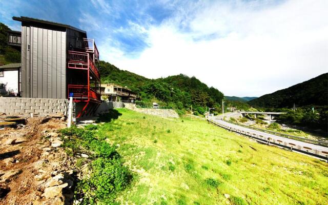 Gapyeong Hateunuen Pension