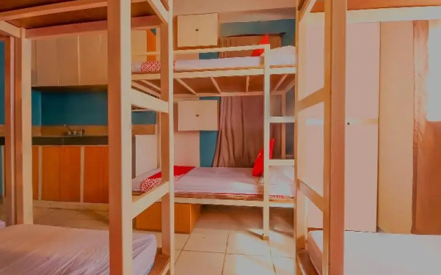 OYO 809 Crowne One Condo (Vaccinated Staff)