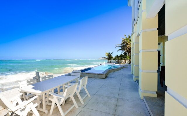 La Mouette Cable Beach Bahamian Villa