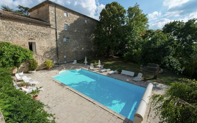 Premium Apartment in Saint-clair With Terrace