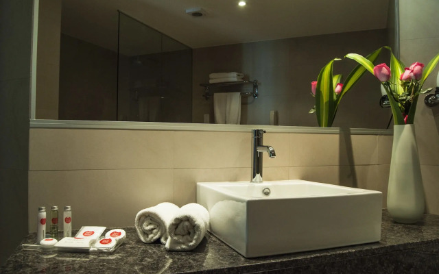Reina Isabel Hotel & Suites