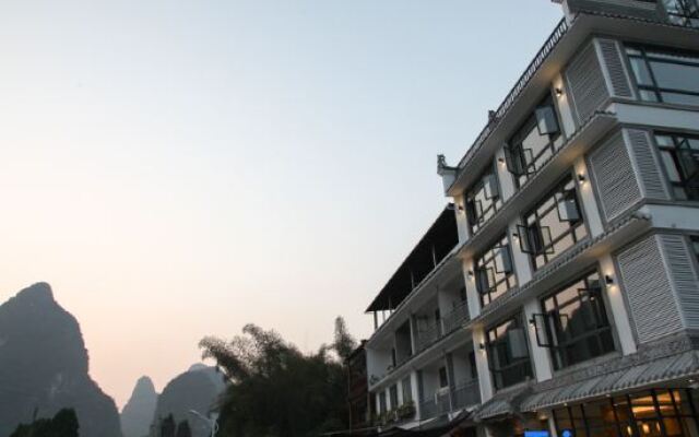 Xiangyunge Holiday Hotel