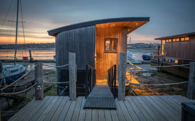 Houseboat Eleuthera