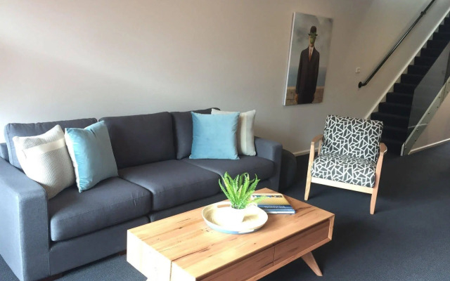 Sullivans Cove Apartments