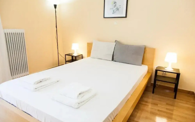 Bright apt w lovely view in Lycabettus