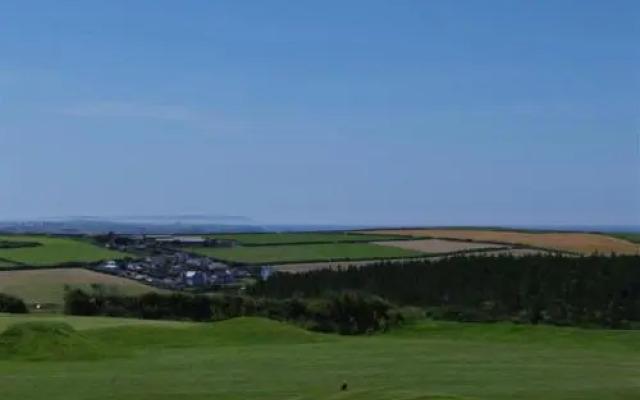 Apartment Golfer View.1