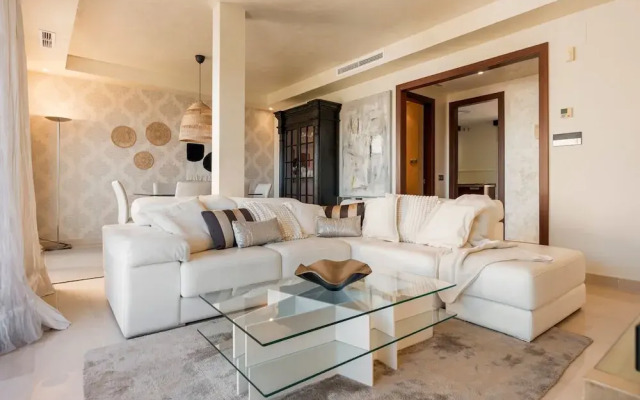 Stylish Apartment With Pool in Marbella - Ref M51
