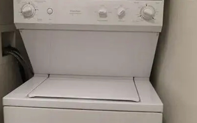 The Mcqueen - Self-Catered Apartment