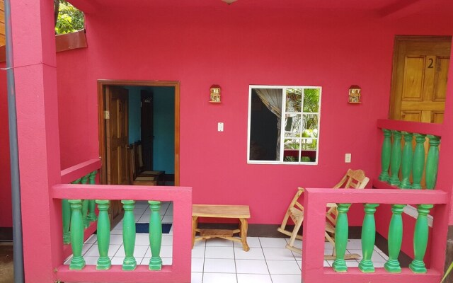 Las Palmeras Beachfront Hotel