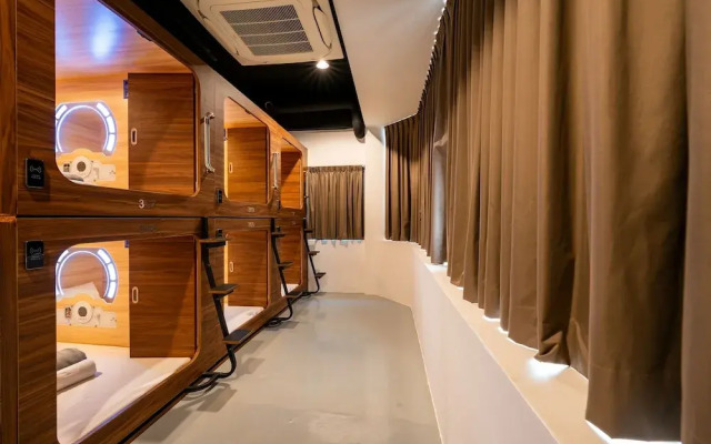 JPOD Capsule Hotel