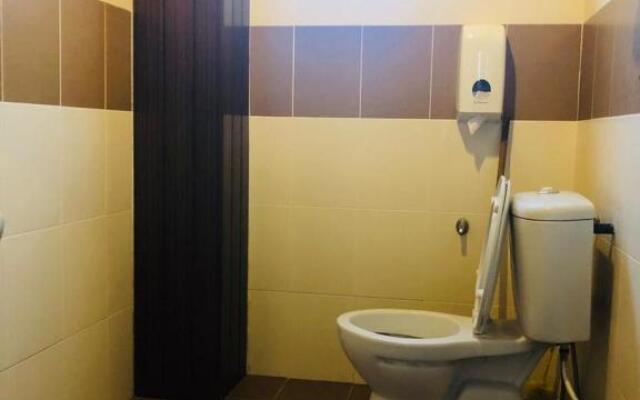 3 Rooms Apt @ Crown Imperial Court