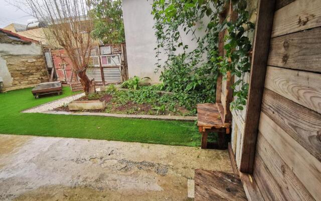 The Cabrio House- Unique CITY CENTER loft with Garden