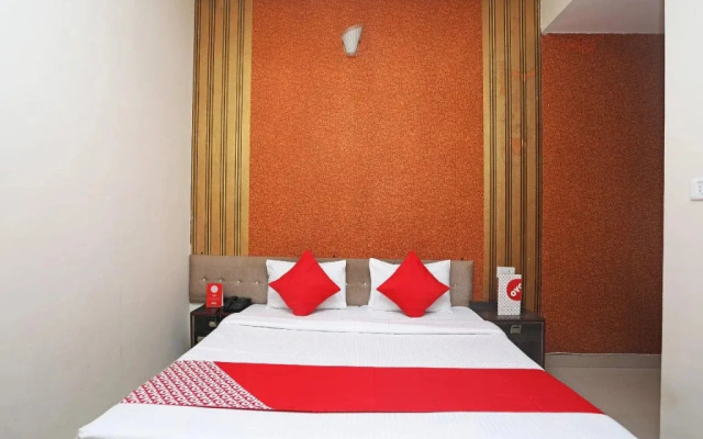 Oyo 17357 Hotel Royal Touch