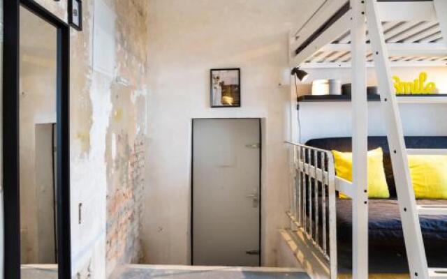 Shabby Chic Apartment  Freshly Furnished  Self Check-In