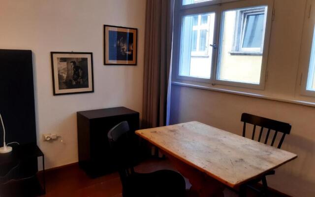 Lawien Goldenstern Residence