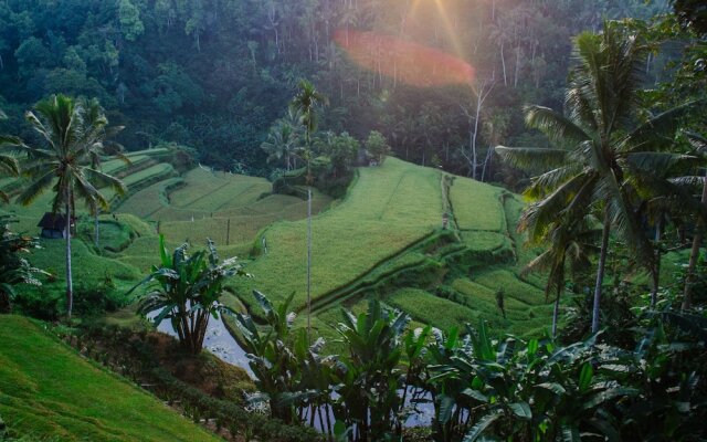 Suarapura Resort and SPA