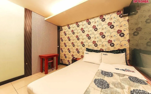 Palace Motel
