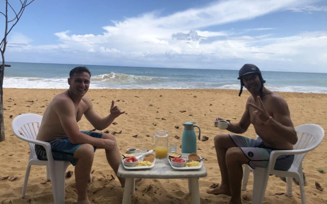Playa Bluff Hotel