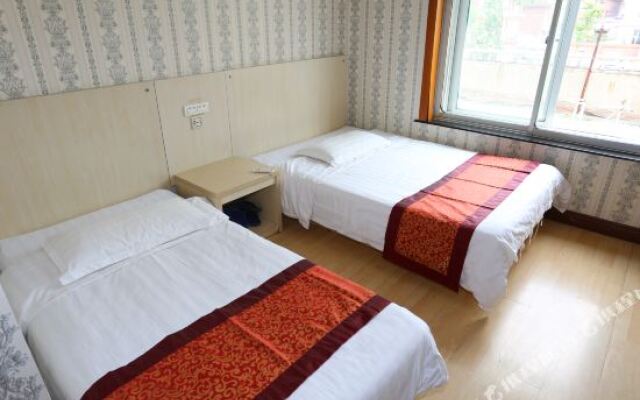 Jinfeng Hotel (Changbaishan Erdao Baihe Town)