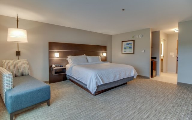 Holiday Inn Express & Suites Union City